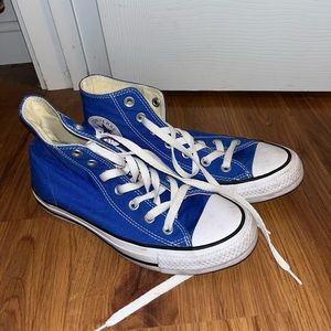 Blue high top converse